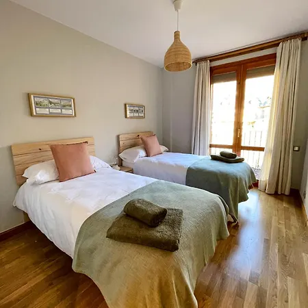 En El Centro De Con Piscina