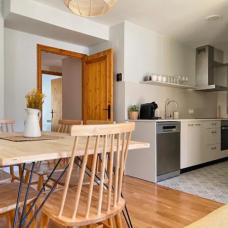 En El Centro De Con Piscina * Benasque